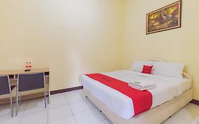 Reddoorz @ Kings Hotel Near Csb Mall